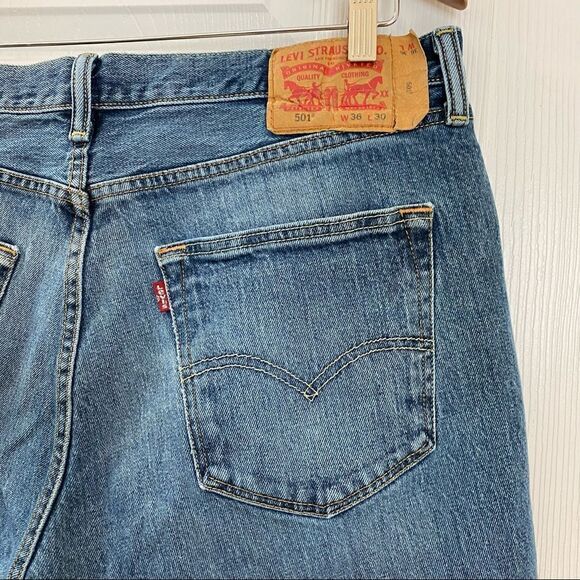 Levis Vintage Cut Off Denim Shorts Medium Wash - Picture 9 of 12